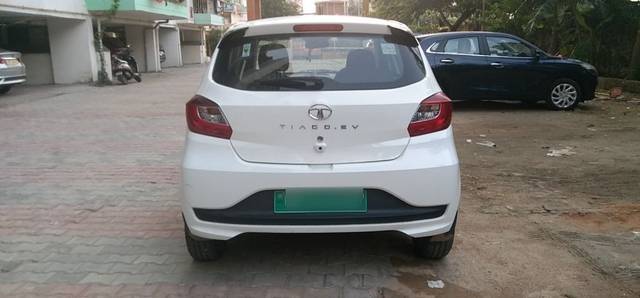 https://images10.gaadi.com/usedcar_image/3644178/original/21__VCC_1808864_96_1697891337.jpg?imwidth=6402