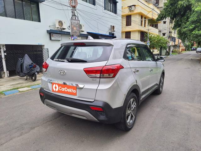 https://images10.gaadi.com/usedcar_image/3644213/original/processed_img2902206__used_car_2902206_1698500960.jpg?imwidth=6402