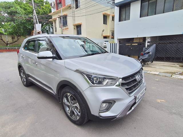 https://images10.gaadi.com/usedcar_image/3644213/original/processed_img2902206__used_car_2902206_1698500964.jpg?imwidth=6400