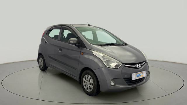 https://images10.gaadi.com/usedcar_image/3644239/original/slot__1-7-Exterior-13063252782-52076f0e3f964bd4bcf9ec54a6d2821e-Exterior-7.jpg?imwidth=6400