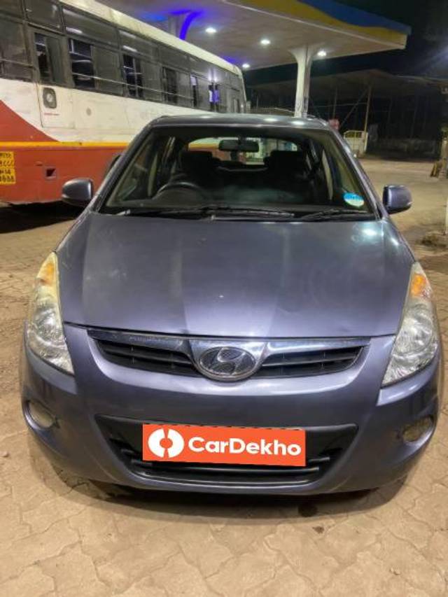 https://images10.gaadi.com/usedcar_image/3644258/original/processed_b35a8a95-ccd5-44d4-80f3-86c3f1925a12.jpg?imwidth=6400