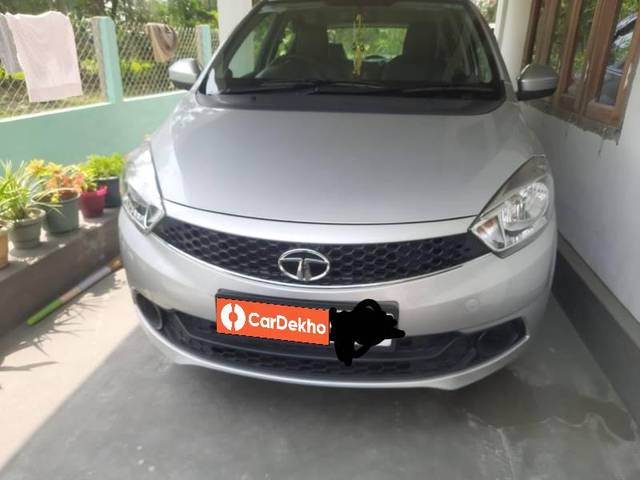 https://images10.gaadi.com/usedcar_image/3644308/original/processed_66457241-add1-43af-a774-e68a3c0a5190.jpg?imwidth=6401