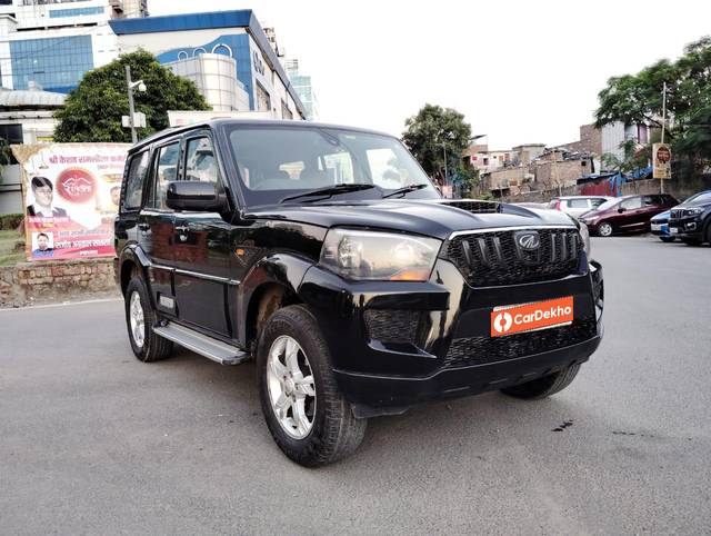 https://images10.gaadi.com/usedcar_image/3644349/original/processed_img2902237__used_car_2902237_1698507876.jpg?imwidth=6400