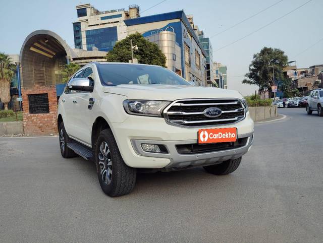 https://images10.gaadi.com/usedcar_image/3644366/original/processed_img2902240__used_car_2902240_1698509318.jpg?imwidth=6400