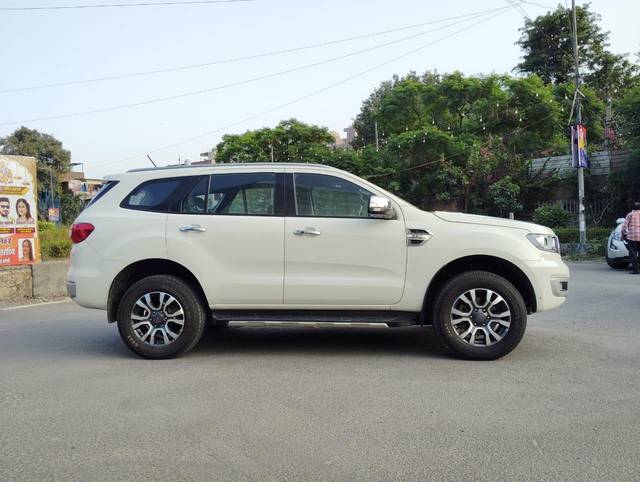 https://images10.gaadi.com/usedcar_image/3644366/original/processed_img2902240__used_car_2902240_1698509320.jpg?imwidth=6401