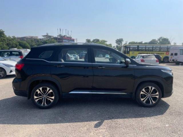 https://images10.gaadi.com/usedcar_image/3644781/original/processed_cd8075e4-c423-4d06-a32f-800ac4af85e2.jpeg?imwidth=6401