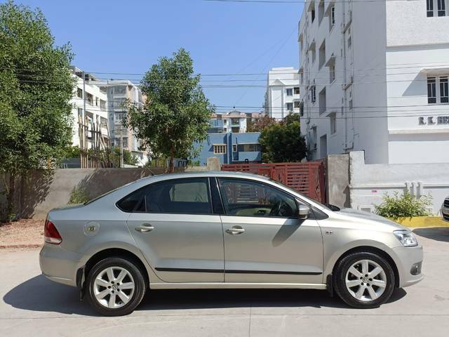 https://images10.gaadi.com/usedcar_image/3644826/original/processed_img2902370__used_car_2902370_1698558036.jpg?imwidth=6401