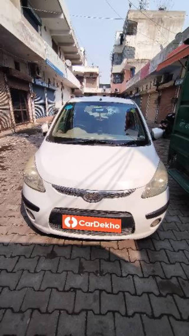 https://images10.gaadi.com/usedcar_image/3644878/original/processed_3420651b-8944-45df-bbc5-f5ca4f2c708d.jpg?imwidth=6400