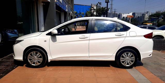 https://images10.gaadi.com/usedcar_image/3644893/original/processed_img2902391__used_car_2902391_1698560927.jpg?imwidth=6402