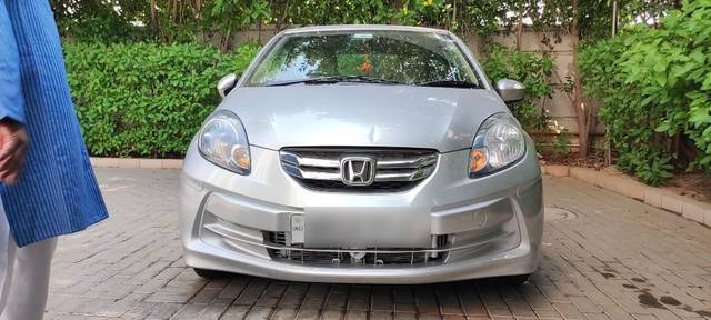 https://images10.gaadi.com/usedcar_image/3645034/original/22__VCC_1808997_94_1697957700.jpg?imwidth=6400