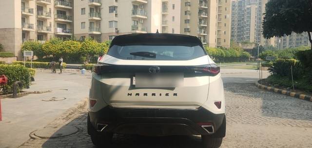 https://images10.gaadi.com/usedcar_image/3645040/original/22__VCC_1809016_96_1697958451.jpg?imwidth=6402