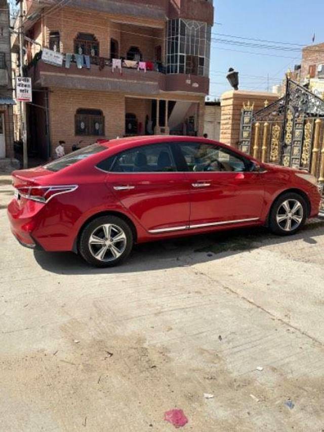 https://images10.gaadi.com/usedcar_image/3645052/original/processed_545e39ba-6d68-460c-97a5-a34af165f439.jpeg?imwidth=6401