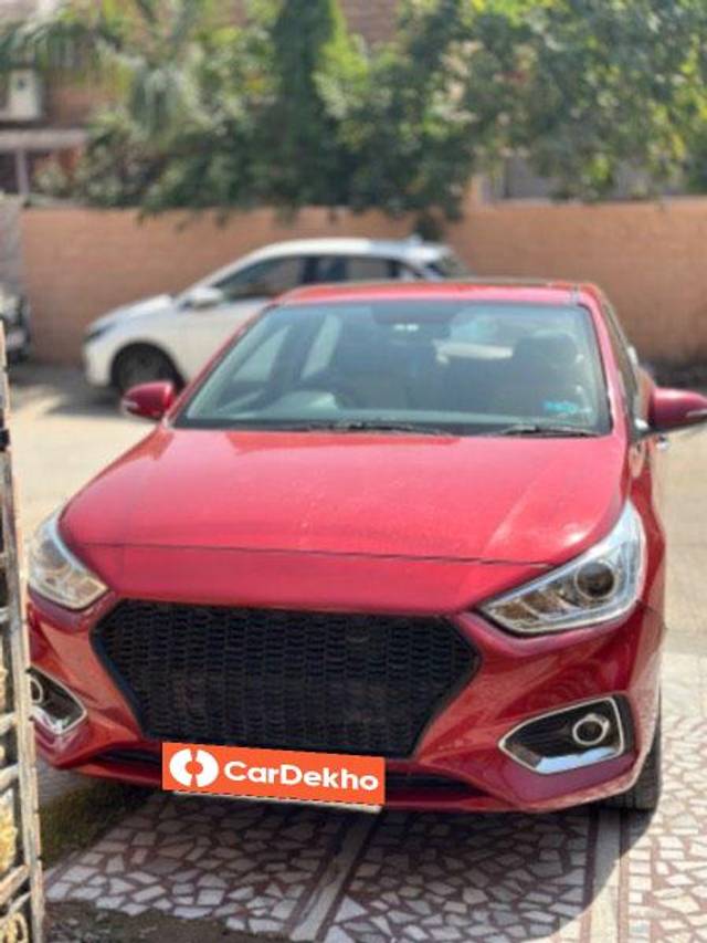 https://images10.gaadi.com/usedcar_image/3645052/original/processed_b60d2b79-2d53-4b09-b073-44421ba09df7.jpeg?imwidth=6400
