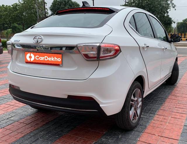 https://images10.gaadi.com/usedcar_image/3645150/original/processed_img2902527__usedcar_whatsappimage2023_10_26at70100pm_1__781651698568310_1698568325.jpeg?imwidth=6401