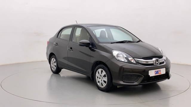 https://images10.gaadi.com/usedcar_image/3645168/original/e34d09b3-5331-4326-a4e1-90433b0cc73a__44.jpg?imwidth=6400
