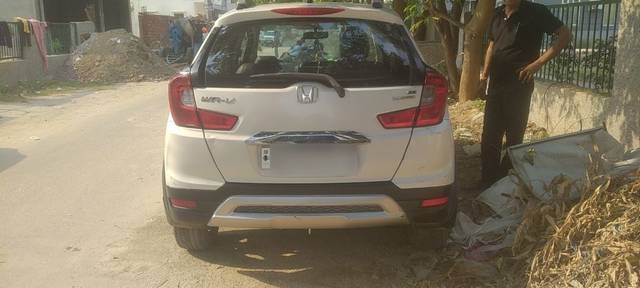 https://images10.gaadi.com/usedcar_image/3645381/original/22__VCC_1809109_96_1697968809.jpg?imwidth=6402