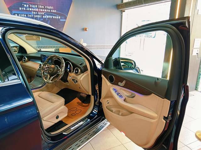 https://images10.gaadi.com/usedcar_image/3645438/original/img2902692__used_car_2902692_1700296667.jpg?imwidth=6402