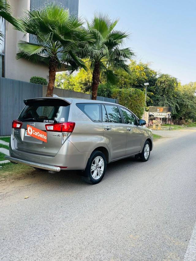 https://images10.gaadi.com/usedcar_image/3645466/original/processed_img2902701__used_car_2902701_1698578277.jpg?imwidth=6401