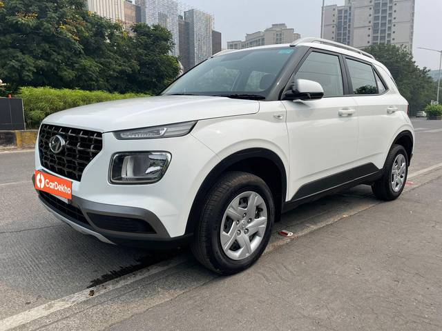 https://images10.gaadi.com/usedcar_image/3645536/original/processed_img2902750__usedcar_dfb82dbd_bbdf_43ae_857f_0db97abfaf2e_28281698580938_1698581016.jpeg?imwidth=6400