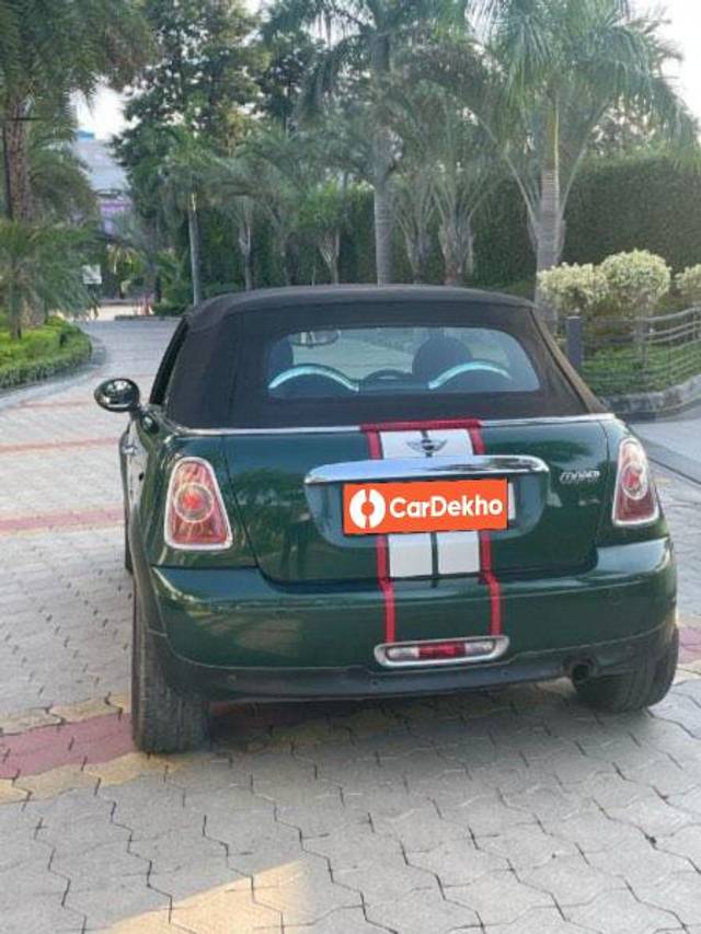 https://images10.gaadi.com/usedcar_image/3645633/original/processed_33774945-6d87-48a5-a82a-aa599d1652ff.jpeg?imwidth=6402