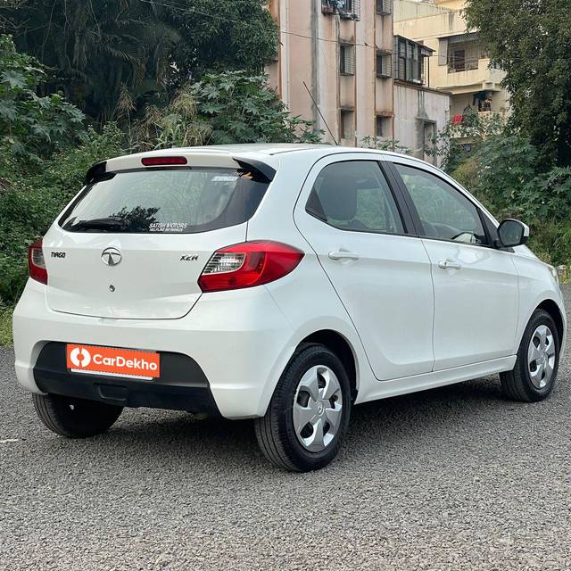 https://images10.gaadi.com/usedcar_image/3645653/original/processed_img2902805__used_car_2902805_1698585899.jpg?imwidth=6402