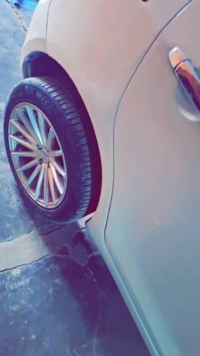 https://images10.gaadi.com/usedcar_image/3645759/original/processed_f1ba740a-add2-4b36-a2f8-d06a0e80c56f.jpg?imwidth=6402