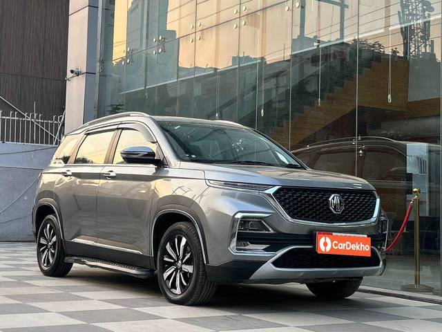 https://images10.gaadi.com/usedcar_image/3645844/original/processed_img2902829__used_car_2902829_1698596572.jpg?imwidth=6400