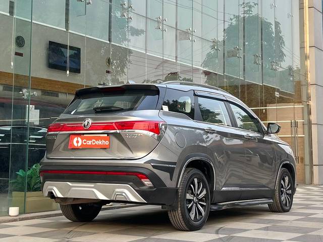 https://images10.gaadi.com/usedcar_image/3645844/original/processed_img2902829__used_car_2902829_1698596588.jpg?imwidth=6402