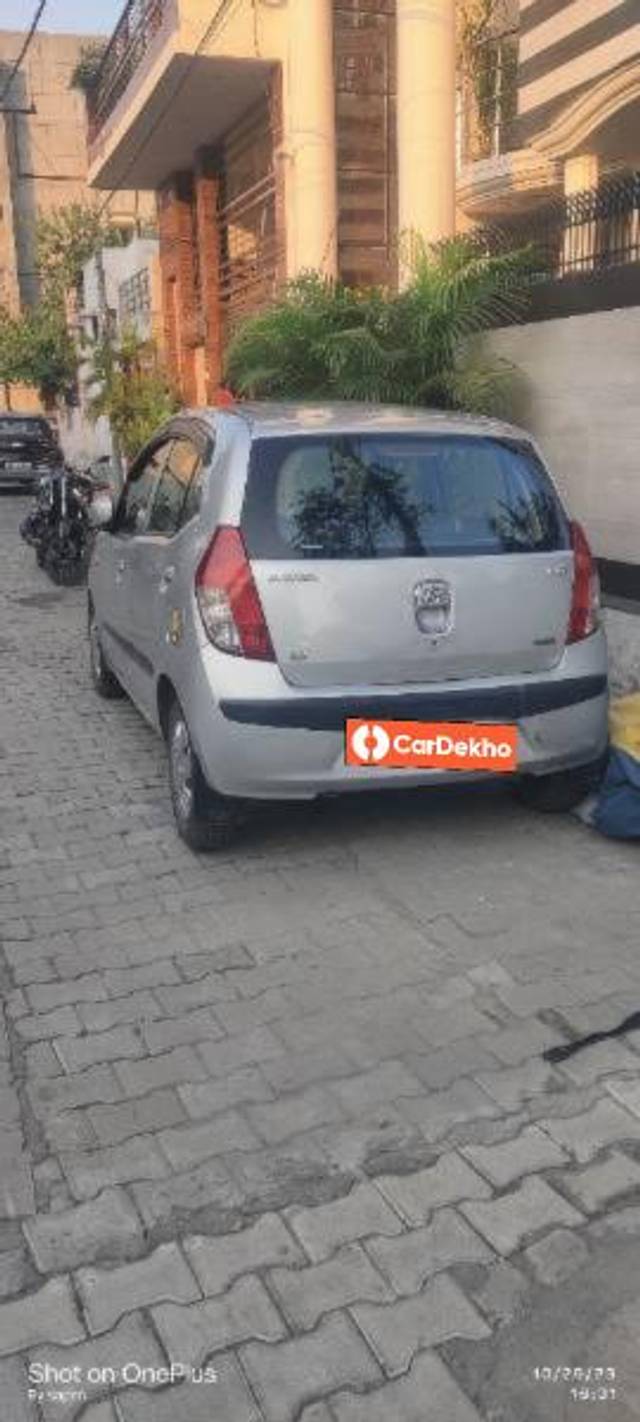 https://images10.gaadi.com/usedcar_image/3645936/original/processed_1486afc2-6109-4e32-b47f-bfcdee398c0c.jpg?imwidth=6401