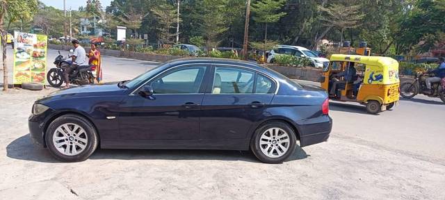 https://images10.gaadi.com/usedcar_image/3646001/original/processed_39f00ffe-c2ad-4a49-be99-3300699ce9a2.jpg?imwidth=6401