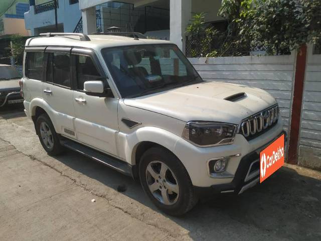 https://images10.gaadi.com/usedcar_image/3646091/original/processed_63c5bc3d-be20-4035-9608-50de69353cd9.jpg?imwidth=6400