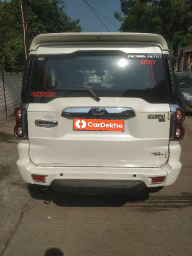 https://images10.gaadi.com/usedcar_image/3646091/original/processed_dbb49763-8173-46e6-a9e7-984cd1a5b65f.jpg?imwidth=6402