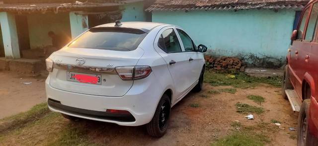 https://images10.gaadi.com/usedcar_image/3646234/original/processed_3456393e-f88f-4afe-8e17-cde7bcf0e9a1.jpg?imwidth=6402