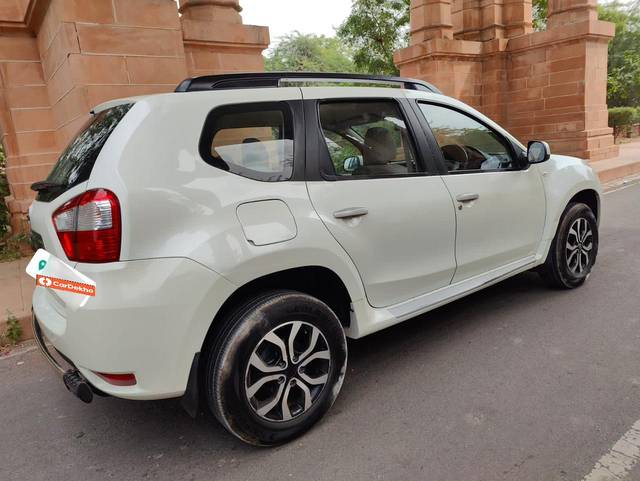 https://images10.gaadi.com/usedcar_image/3646374/original/processed_img2902970__used_car_2902970_1698649594.jpg?imwidth=6401