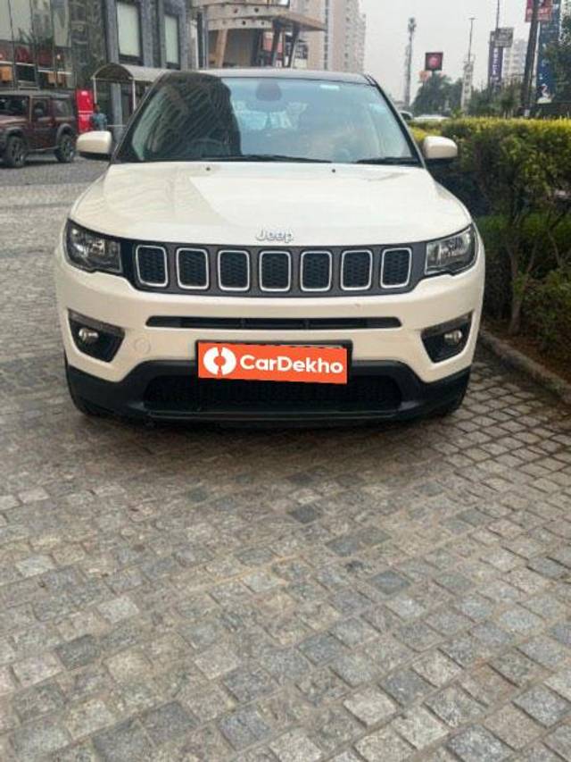 https://images10.gaadi.com/usedcar_image/3646469/original/processed_b8c27946-e01f-4e8f-aa05-600ce8784b24.jpeg?imwidth=6400