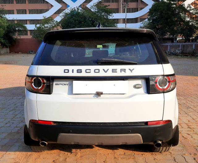https://images10.gaadi.com/usedcar_image/3646473/original/processed_img2903022__used_car_2903022_1706099750.jpg?imwidth=6401