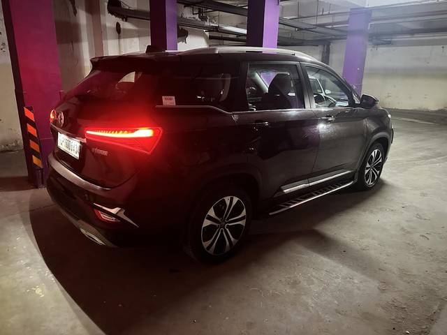 https://images10.gaadi.com/usedcar_image/3646612/original/processed_ac2b68df-98af-4dd7-a357-7d8c3a39dfda.jpg?imwidth=6402