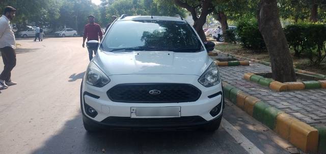 https://images10.gaadi.com/usedcar_image/3646756/original/23__VCC_1809362_94_1698054684.jpg?imwidth=6400