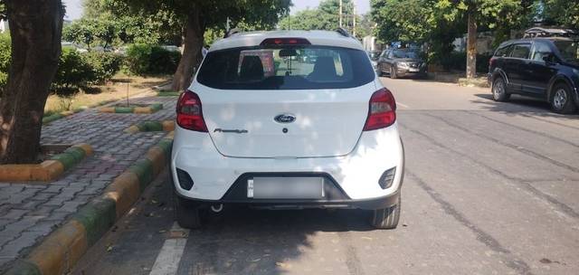 https://images10.gaadi.com/usedcar_image/3646756/original/23__VCC_1809362_96_1698054761.jpg?imwidth=6402