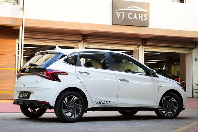 https://images10.gaadi.com/usedcar_image/3646792/original/processed_img2903199__usedcar_dsc06343_01_62791698662663_1698662711.jpeg?imwidth=6401
