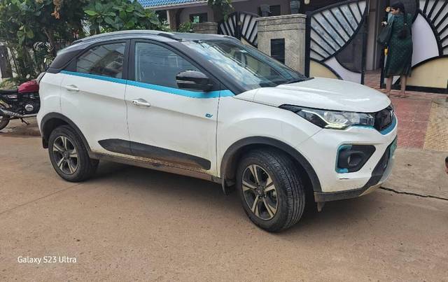 https://images10.gaadi.com/usedcar_image/3646800/original/processed_db0263a5-263e-43d0-8c58-11264f241f45.jpg?imwidth=6400