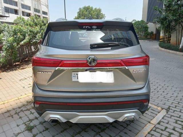 https://images10.gaadi.com/usedcar_image/3646853/original/processed_4227ba9c-c857-403b-a094-8c6caebd5224.jpeg?imwidth=6402