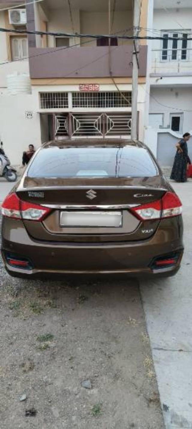 https://images10.gaadi.com/usedcar_image/3646885/original/processed_4e5b2a52-db81-45d4-b3f3-5e4fc6146d8e.jpg?imwidth=6401