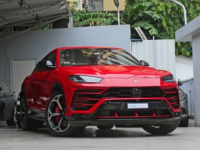 https://images10.gaadi.com/usedcar_image/3647037/original/processed_img2903348__usedcar_1_2903348_1698671370.jpg?imwidth=6400
