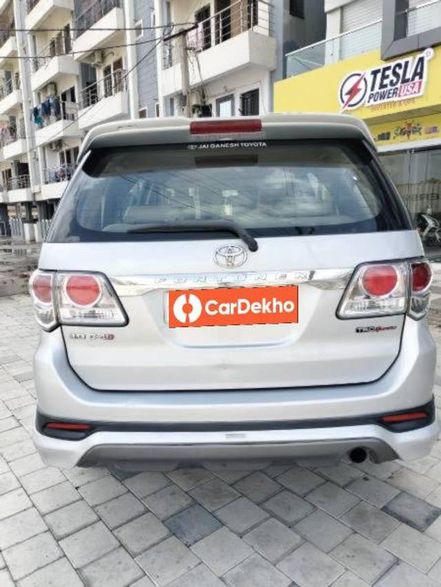 https://images10.gaadi.com/usedcar_image/3647062/original/processed_33f27b57-6d11-4019-9867-dbbde9ff5884.jpg?imwidth=6402