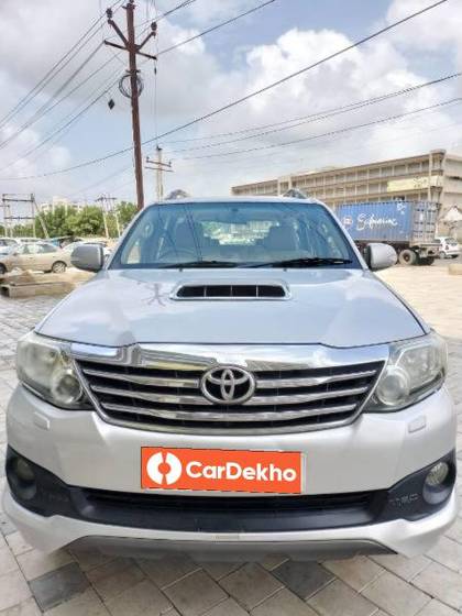 Toyota Fortuner 4x2 AT Toyota Fortuner 4x2 AT