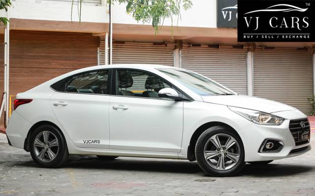https://images10.gaadi.com/usedcar_image/3647076/original/processed_img2903370__usedcar_3m1a9410_copy_62791698671768_1698671861.JPG?imwidth=6400