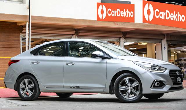 https://images10.gaadi.com/usedcar_image/3647113/original/processed_img2903394__usedcar_3m1a7675_copy_2__62791698672376_1698672406.JPG?imwidth=6400