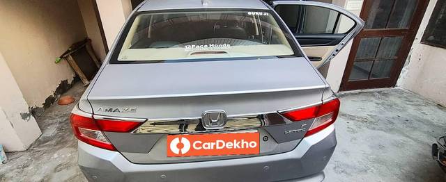 https://images10.gaadi.com/usedcar_image/3647218/original/processed_2776b07b-f0e6-4663-bfa0-310f33124939.jpg?imwidth=6401