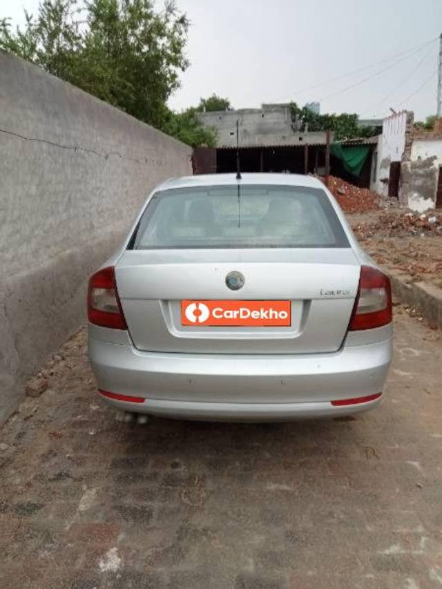 https://images10.gaadi.com/usedcar_image/3647224/original/processed_7c62d639-521a-4bd0-b99f-d4b51c28f140.jpg?imwidth=6401